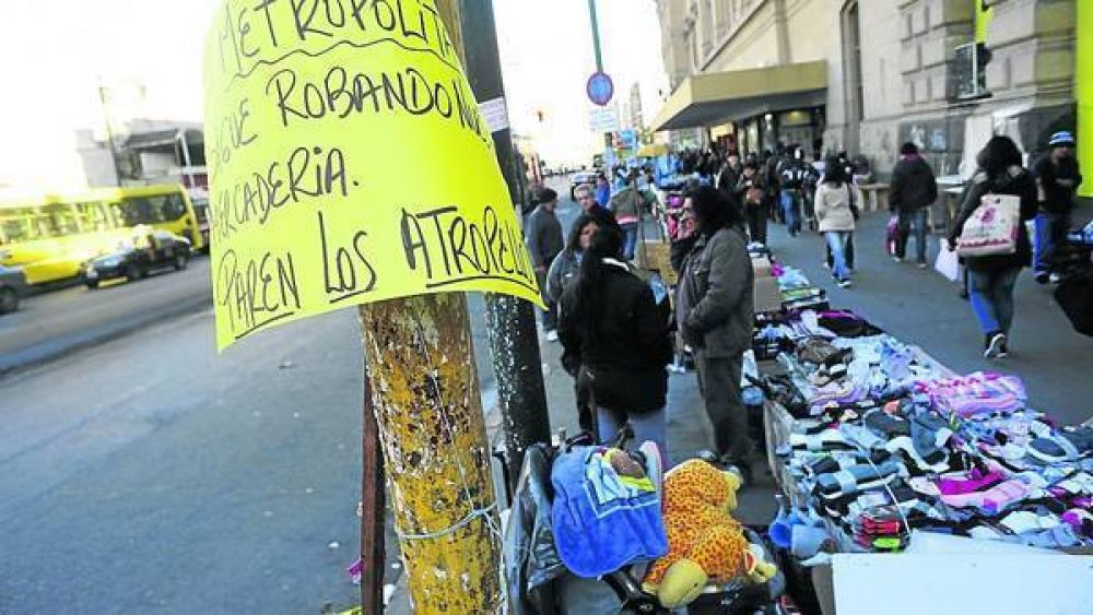 Secuestraron 1.500 kilos de alimentos podridos en Once