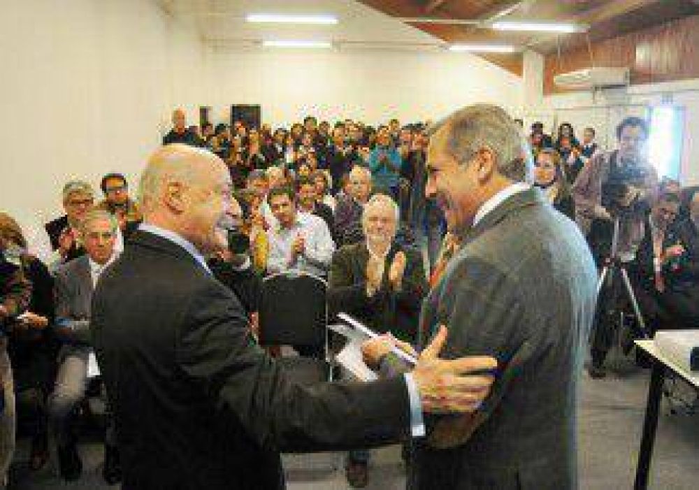 Sapag dijo que �consenso no es amontonamiento� 