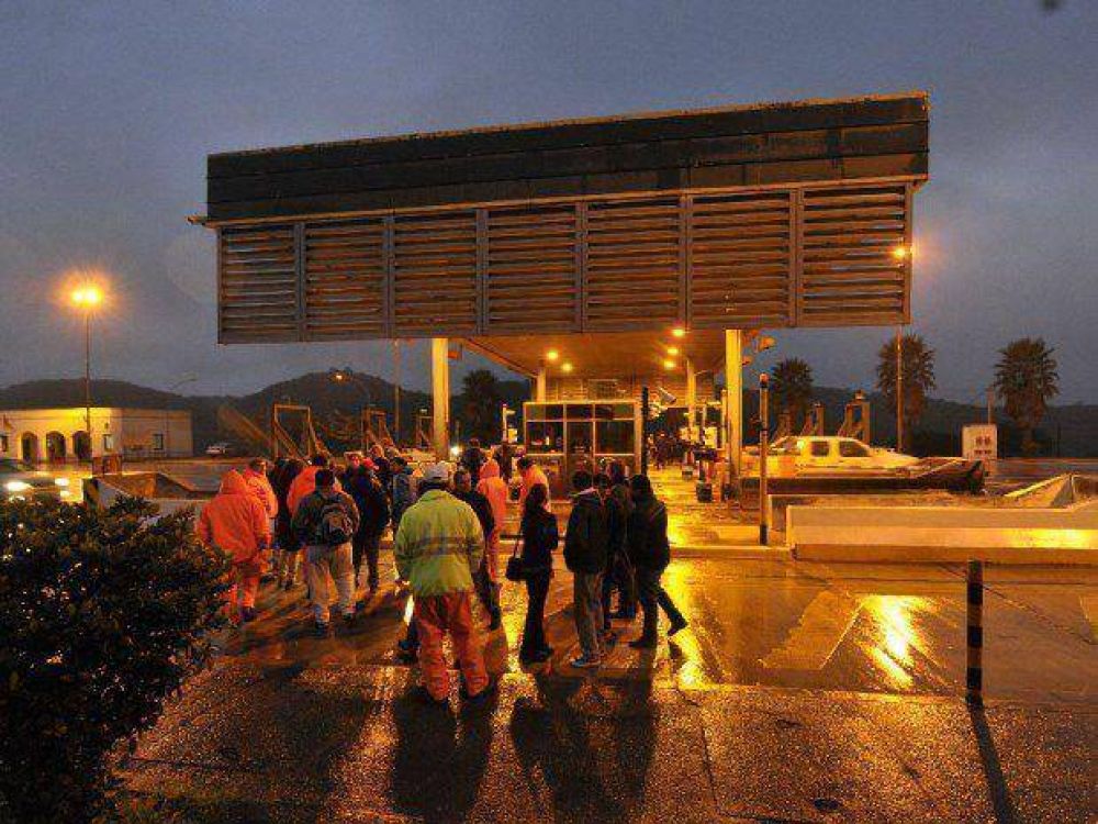 A falta de obras propias hay que derribar los �conos de otras �pocas