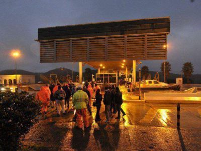 A falta de obras propias hay que derribar los �conos de otras �pocas