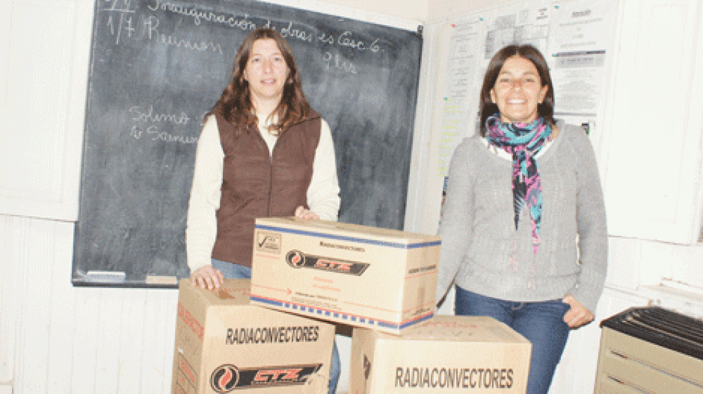 Entrega de calefactores al Comercial, Escuela Secundaria N� 6 y Jard�n N� 914 