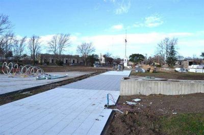 Avanza la obra de remodelaci�n de la plaza Italia de nuestra ciudad