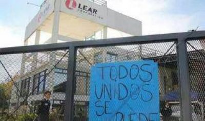Tigre: Denuncian suspensi�n y despidos a cientos de trabajadores en la autopartista LEAR