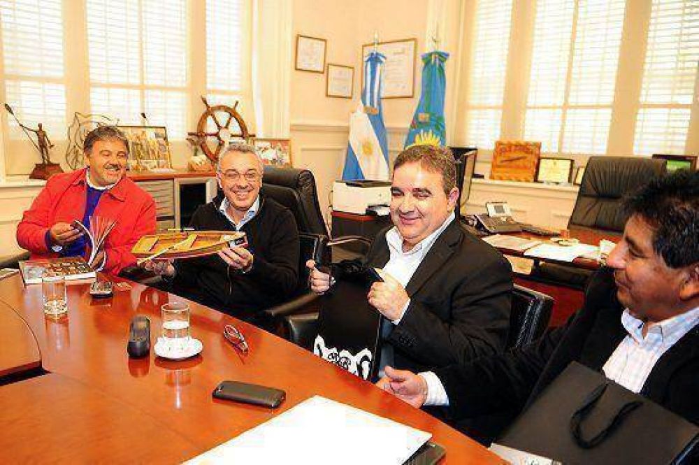 Julio Zamora se reuni� con intendentes de Catamarca