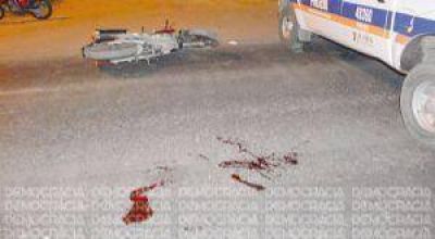 Fuerte choque entre un auto y una moto en Benito de Miguel y Ruta 7