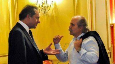 Pese a las cr�ticas internas, Scioli avanzar� con la creaci�n de las polic�as municipales por decreto