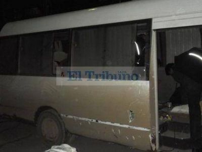  Detienen un minibus con al menos 200 kilos de coca�na en Salvador Mazza