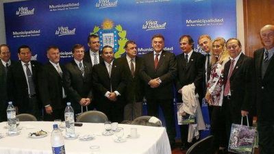 Amaya se reuni� con corredores inmobiliarios del pais