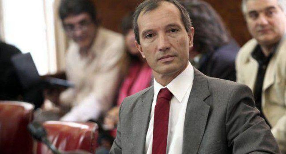 Aprueban que un equipo local juegue los torneos de verano 