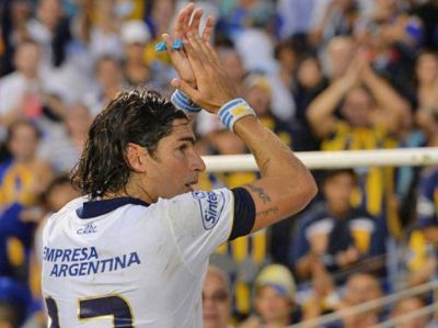 El Loco Abreu debe definir su salida de Nacional para seguir jugando en Central