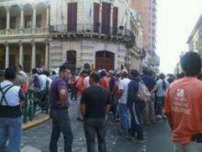 Los servicios p�blicos ser�n considerados esenciales en Paran�
