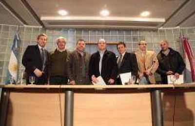 De Angeli se reuni� con intendentes por el tratamiento de residuos s�lidos