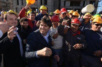 Diego Bossio en San Nicol�s: �Llegar a la casa propia hoy es una realidad�