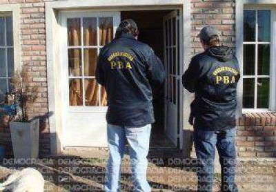 Detuvieron a dos sujetos con importante cantidad de droga, dinero y armas de fuego