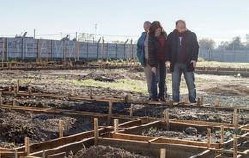 Inza recorri� el inicio de construcci�n del Centro Integrador Comunitario del barrio San Francisco