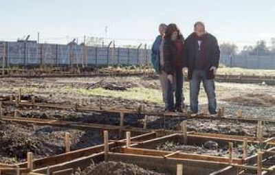 Inza recorri� el inicio de construcci�n del Centro Integrador Comunitario del barrio San Francisco