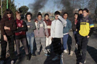 Protesta y tensi�n por un corte de luz que dur� 3 d�as en Punta Lara 
