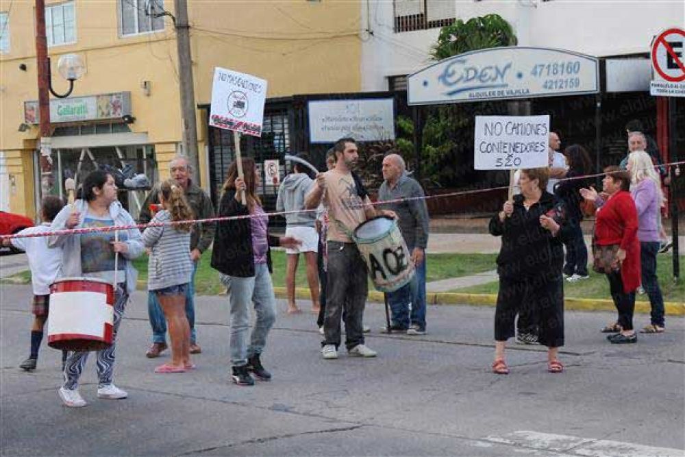 Vecinos de la 520 van a la Justicia para frenar el paso de camiones   
