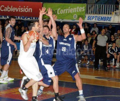 Santa Fe cay� ante Corrientes por el Argentino de B�squetbol