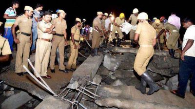 Se derrumbaron dos edificios en India: al menos 22 muertos