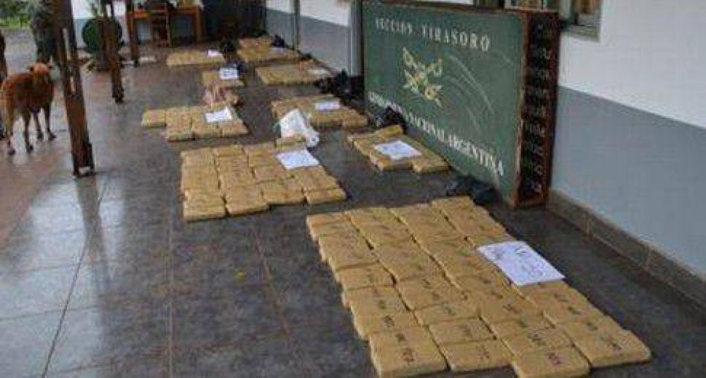 Gendarmer�a incaut� casi 300 kilos de marihuana en un coche