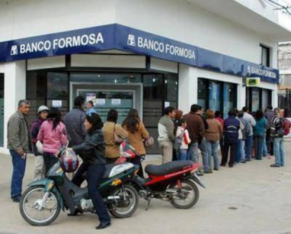 Entre hoy y ma�ana el gobierno paga salarios y medio aguinaldo a estatales
