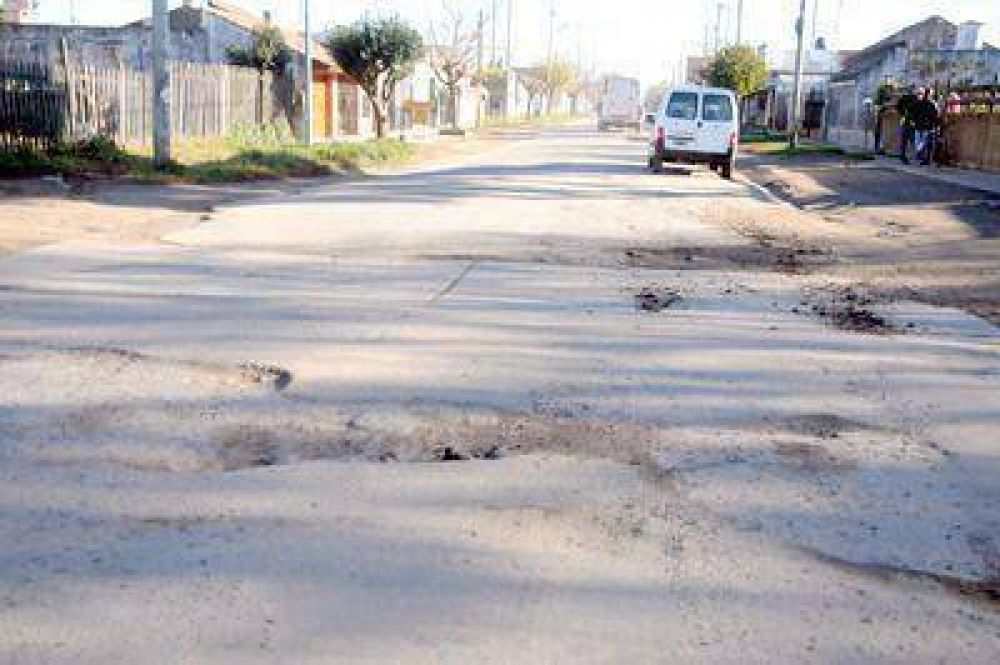 El mal estado de las calles genera numerosas quejas en los barrios