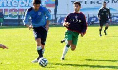 Milito anot� un doblete para Racing en un amistoso contra Armenio