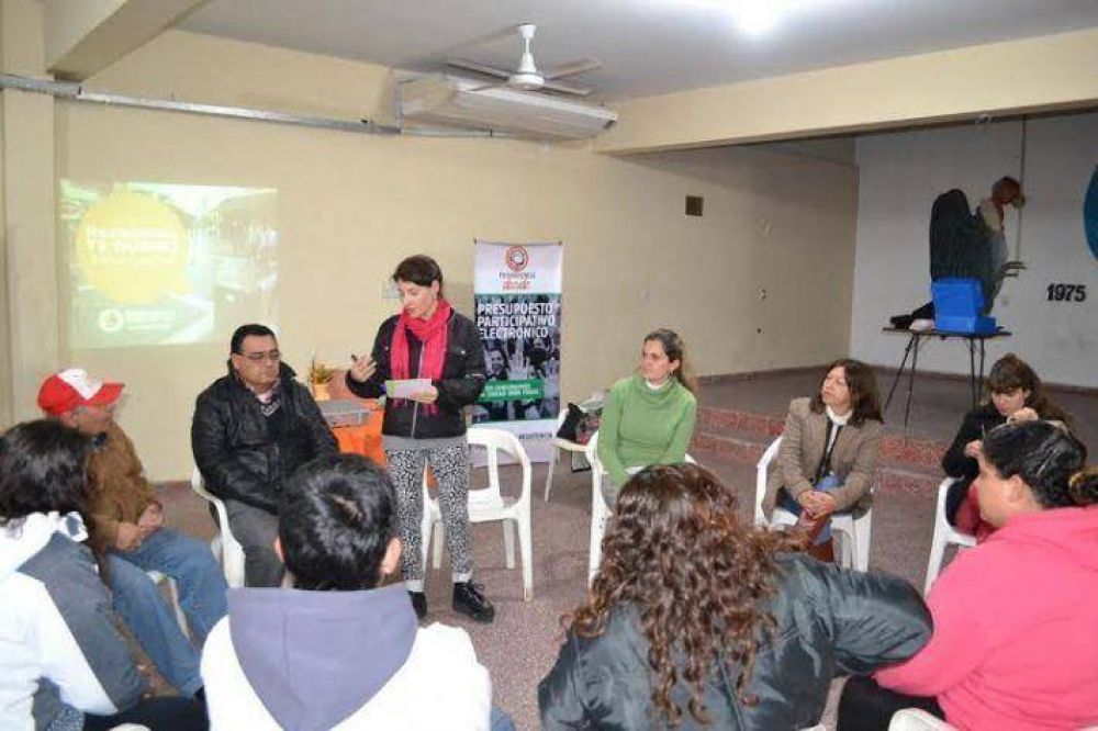 Presupuesto Participativo 2015: vecinos de Villa Los Lirios y zonas aleda�as presentaron sus propuestas
