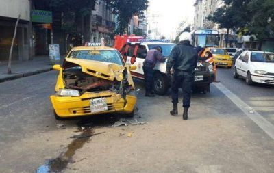 Impresionante choque en pleno centro cordob�s