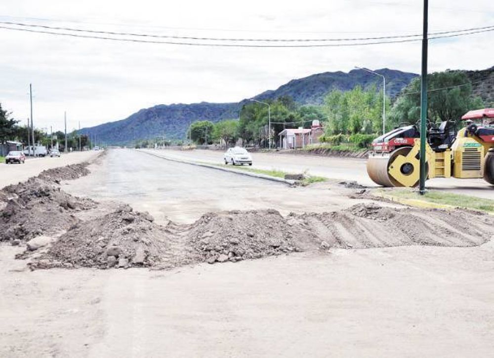 Invierten m�s de cinco mil millones en obra p�blica