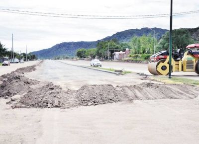 Invierten m�s de cinco mil millones en obra p�blica