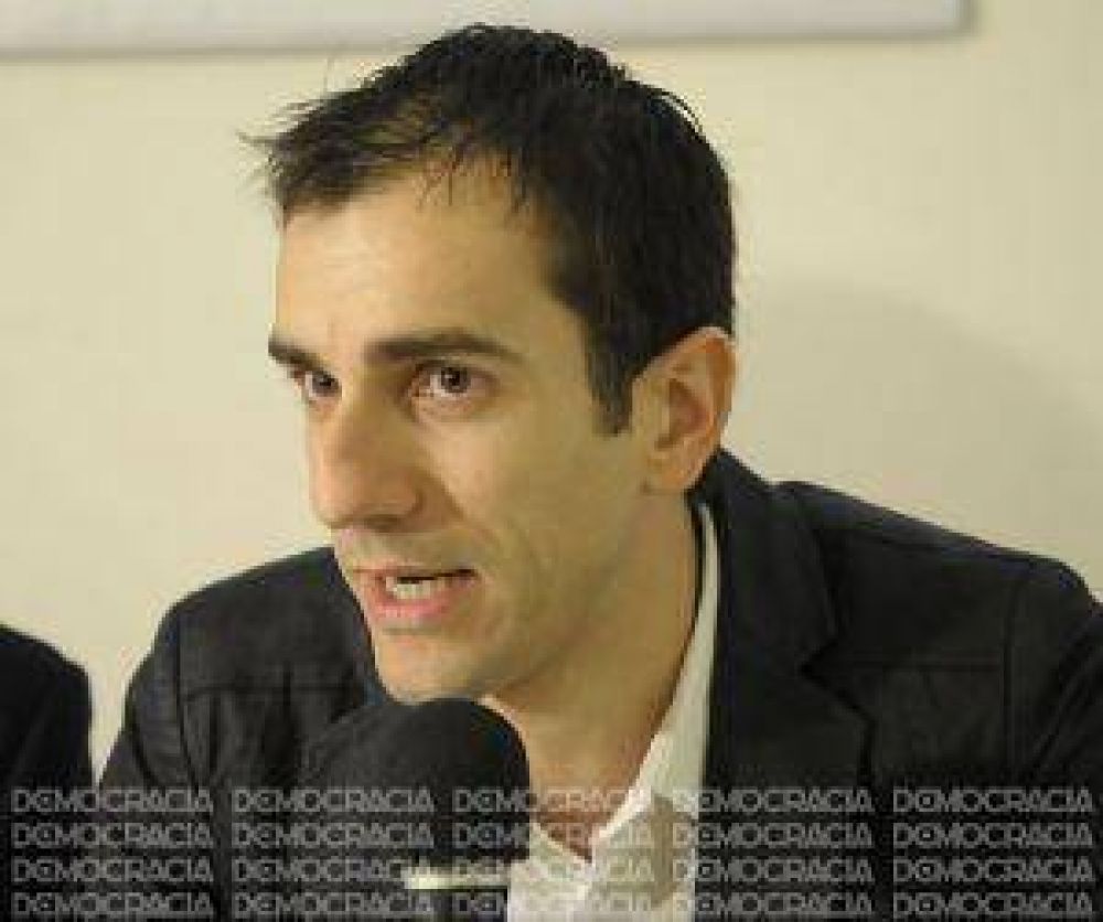 Petrecca: �10 a�os de gesti�n y de ir prorrogando emergencias�