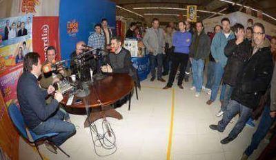 Feria del Libro: el vicegobernador Mariotto pas� por el estudio de Radio L�der 