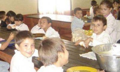 Comedores escolares abandonados por el Gobierno de Closs