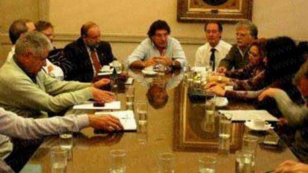 Conadu decidir� si acepta el aumento salarial