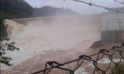 Una represa que confluye con el r�o Uruguay, colaps� en Santa Catarina