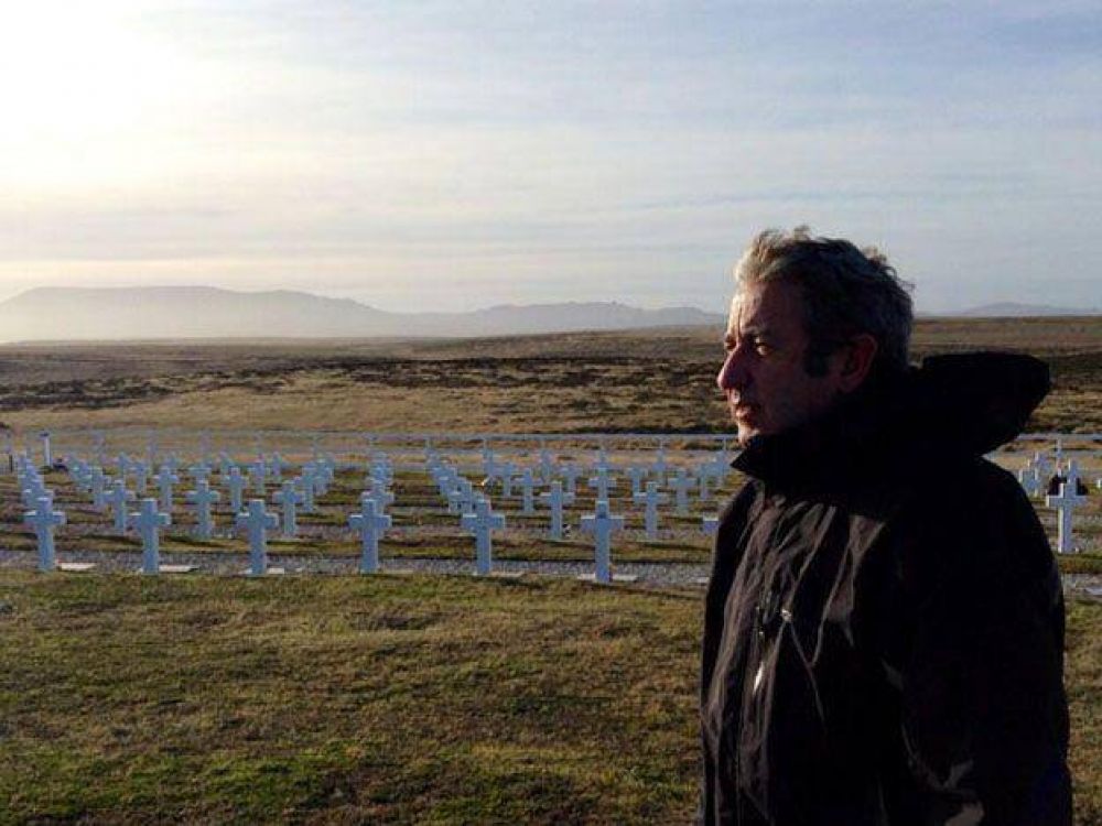 Julio Cobos visit� las Islas Malvinas