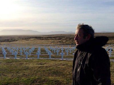 Julio Cobos visit� las Islas Malvinas