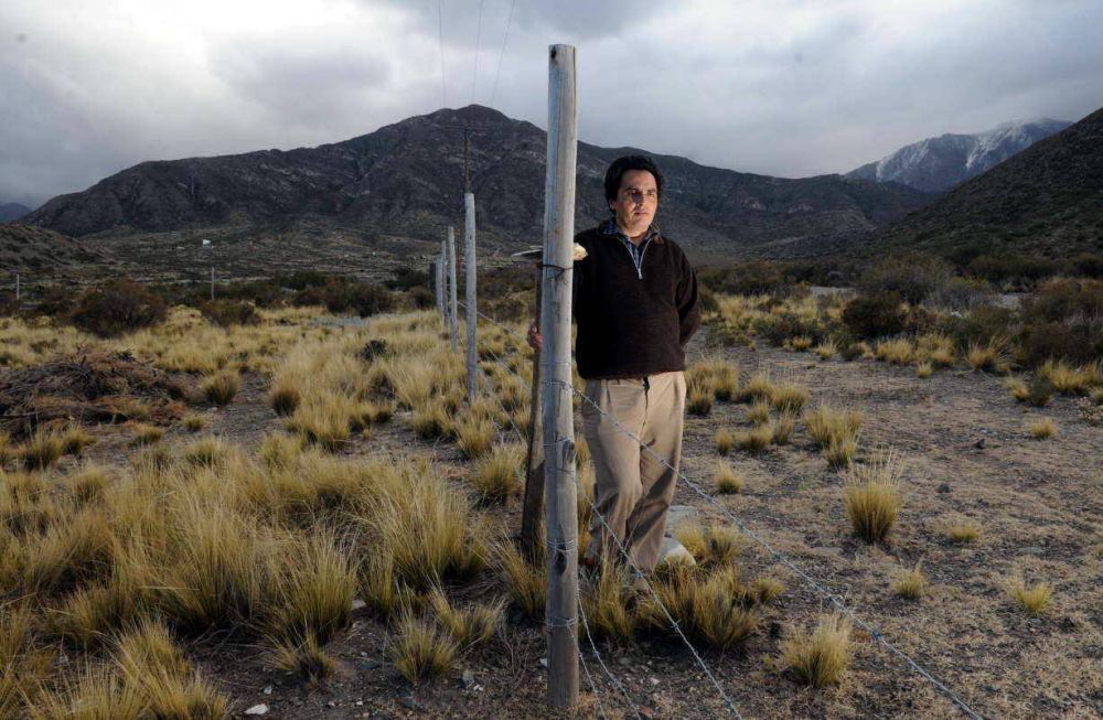 No tienen casa y unidos compraron un terreno en la monta�a