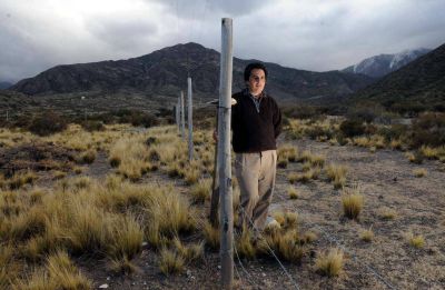 No tienen casa y unidos compraron un terreno en la monta�a