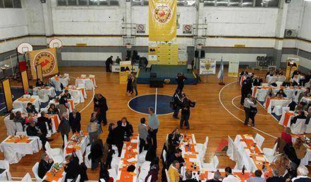 El Club Pedro Echague festej� sus 80 a�os