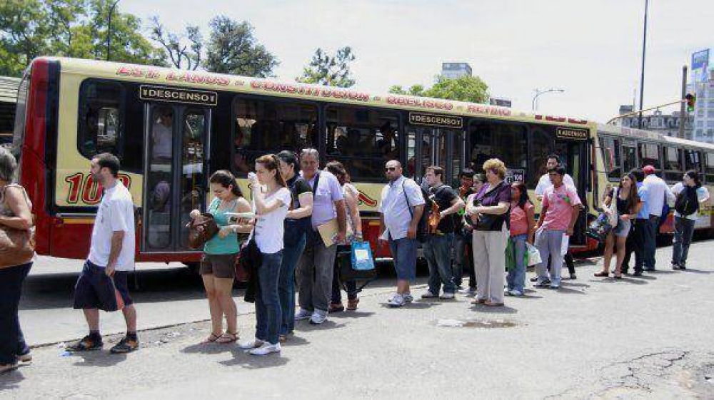 Vuelve a aumentar el boleto de los colectivos: con SUBE costar� 3 pesos