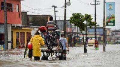 Por las inundaciones, m�s de 50.000 personas debieron ser evacuadas en el sur de Brasil