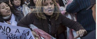 Repudio por la represi�n a los docentes