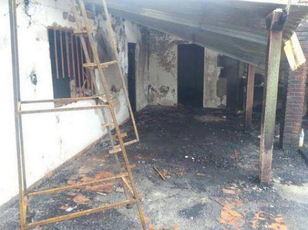 Asisten por da�os de un incendio a una cooperativa