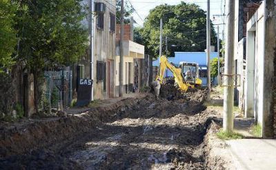 Iniciaron las obras para la pavimentaci�n del pasaje Mitre en el barrio Sur