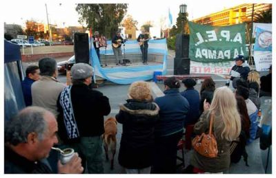 Estatales contin�an con asambleas para resolver c�mo sigue el plan de lucha