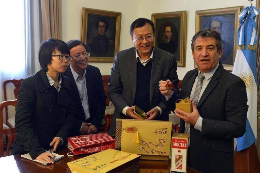 Urribarri cierra detalles del acuerdo con China para la construcci�n de acueductos