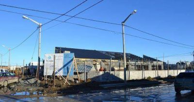 Chacra XI: Mu�iz Siccardi recorri� la obra del jard�n de infantes y anunci� un nuevo llamado a licitaci�n para la construcci�n de una escuela primaria